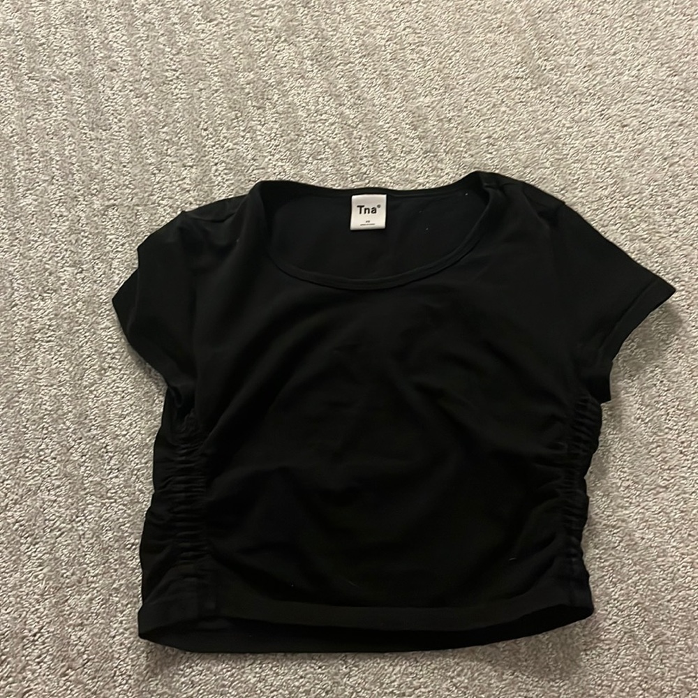 Aritzia TNA cropped top